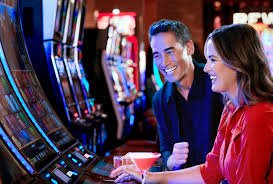 Dealer Speed Roulette di studio HD api 50000 dengan multi-kamera live streaming